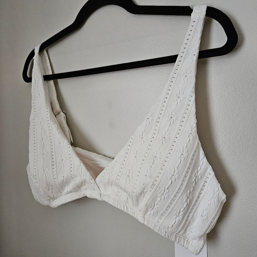 Andie Swimsuit The Belmar Top Bikini Coconut White VNeck Casual Neutral Vacation - Picture 3 of 15